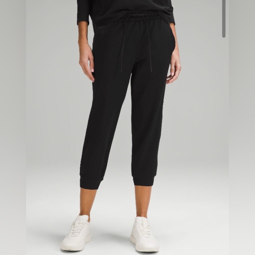 Lululemon Soft Jersey Cropped Jogger Black 14
